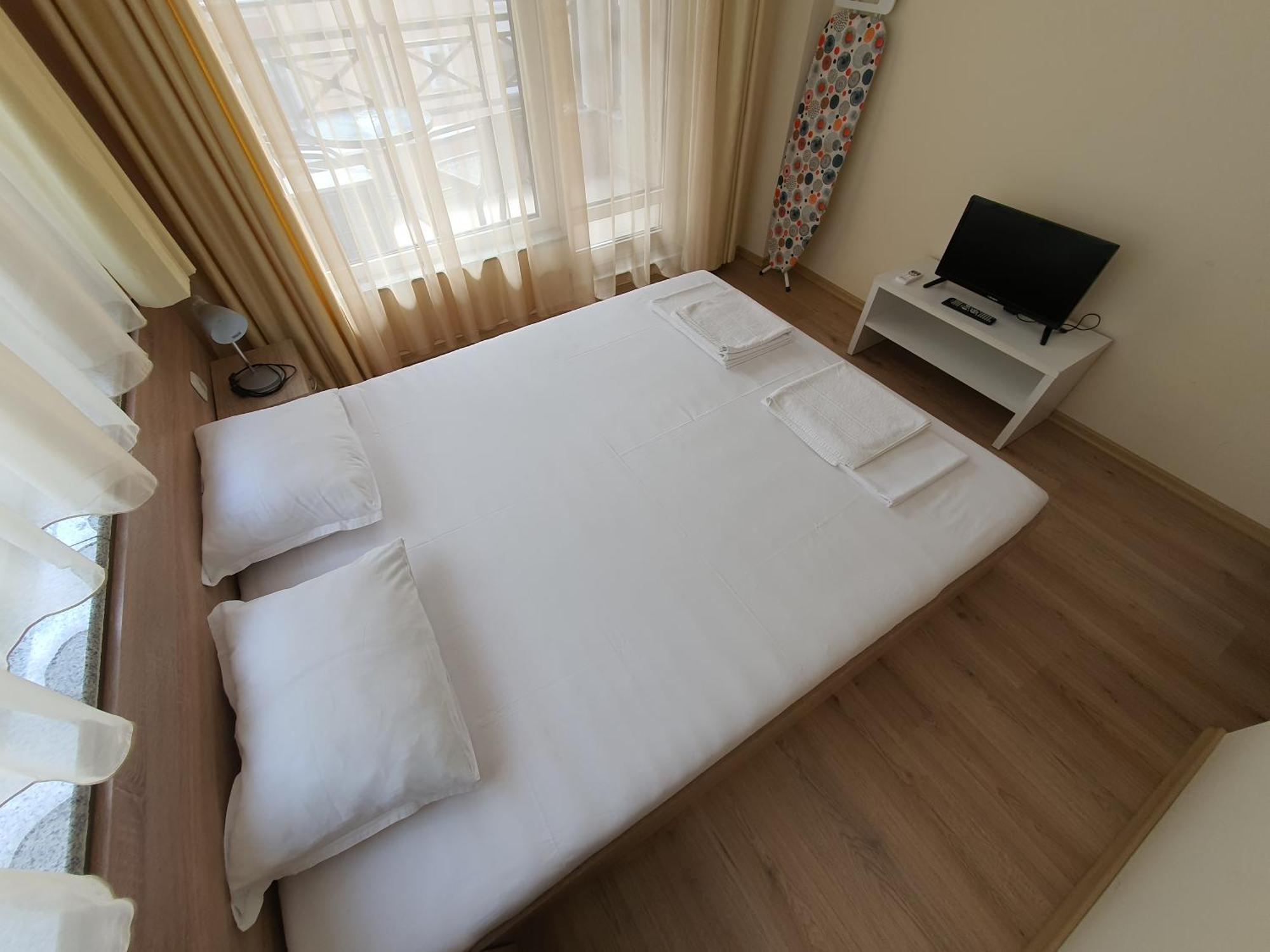 Таня 10 Apartment Pomorie Exterior photo