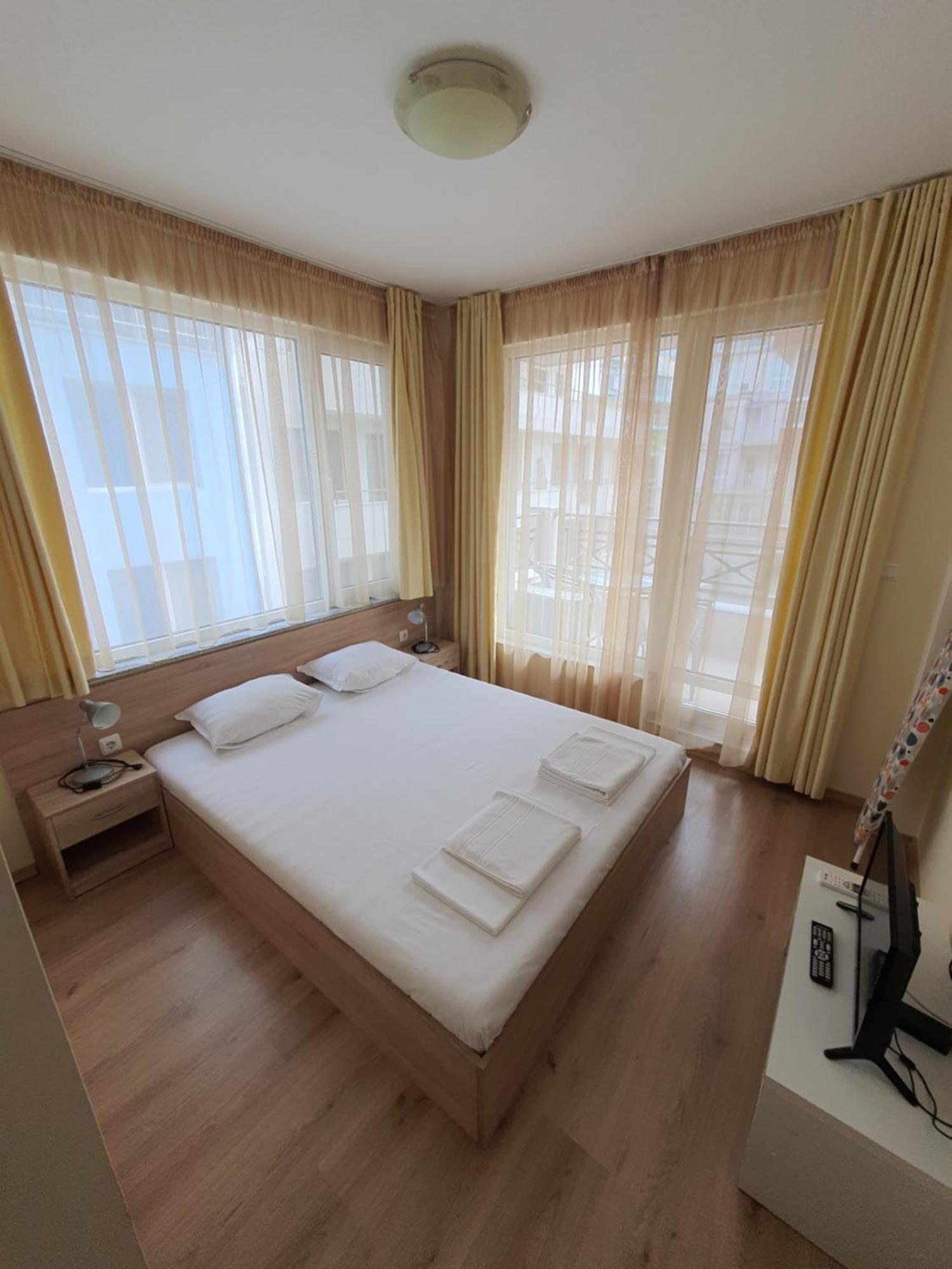 Таня 10 Apartment Pomorie Exterior photo